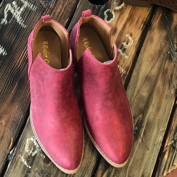 BURGUNDY BOOTIE - Picture 4 of 4